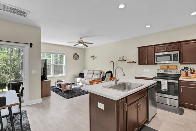 Photo - 424 Guppy Lp Rd