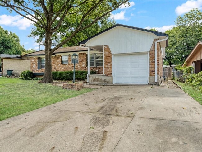 Photo - 1924 E Jones Cir
