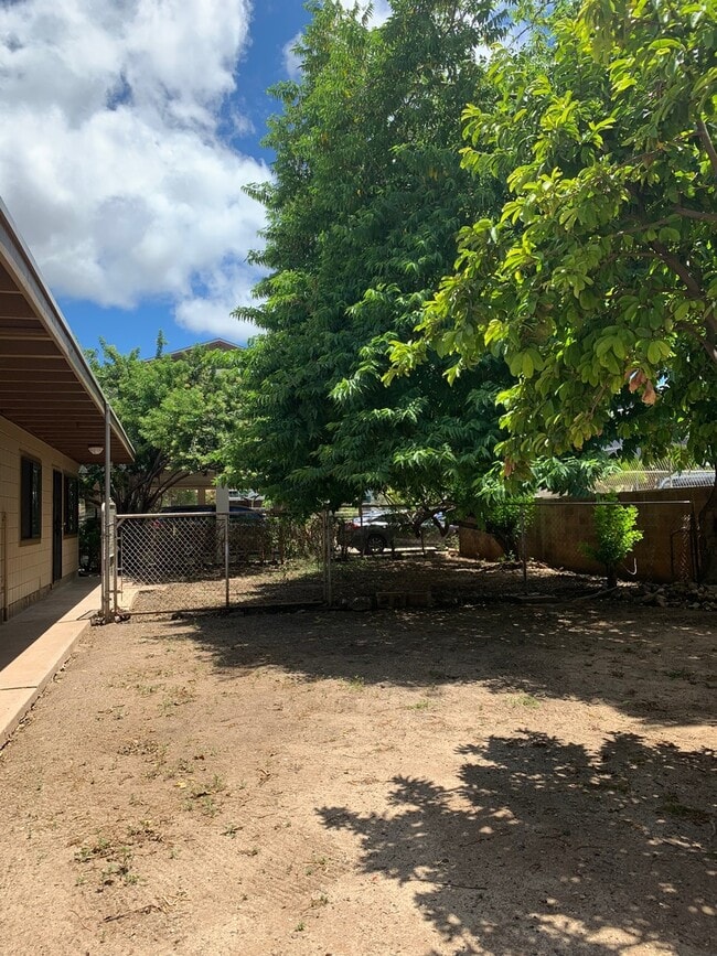 Photo - 85-013 Pokai Bay St Unidad B