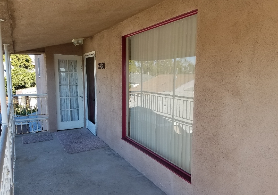 Front entry - 2358 Cerritos Ave Apartments Unit 2358 Cerritos