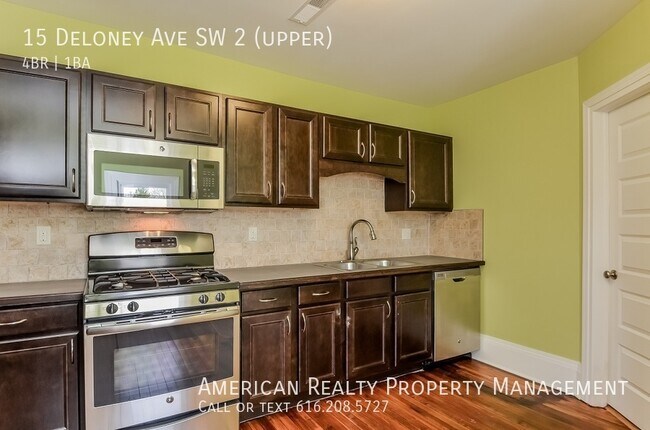 Photo - 15 Deloney Ave SW