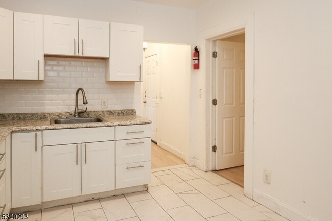 Photo - 588 Argyle Ave Unit 3