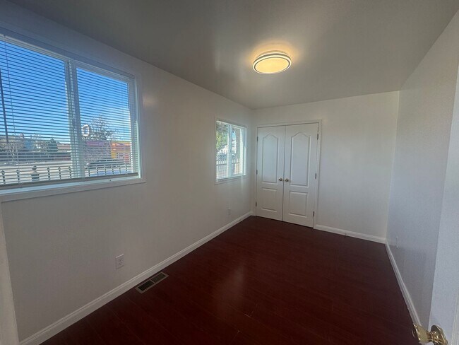 Photo - Remodeled 2 Bedroom, on San Pablo Ave, in East Richmond Area Unit 12450-A