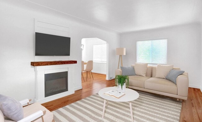 Elegant Sunnyside home with covered patio by Rocky Mtn Lake Park