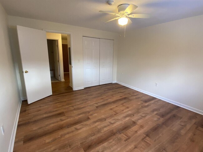 Photo - 240 Belmont St Unidad 33