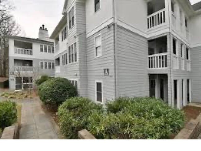 Building Photo - 201 Oakwood Ct Rental