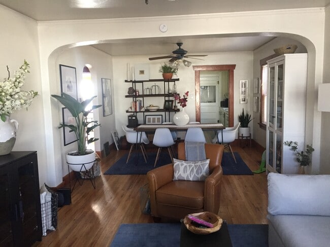 Building Photo - 113 E 26th St Rental
