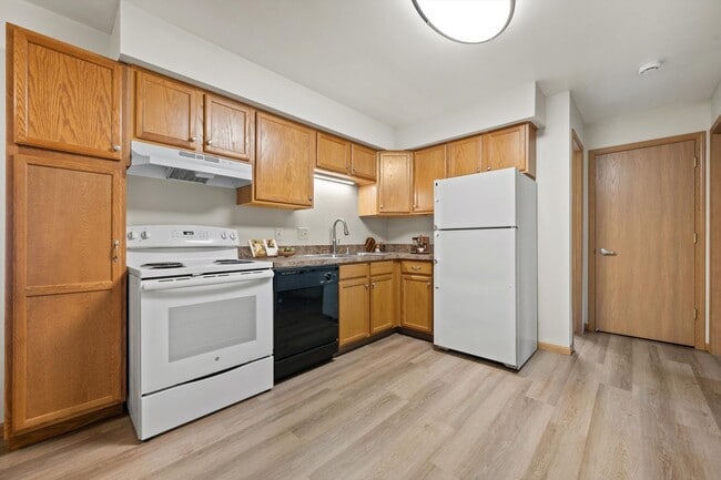 Delafield Country Aire Associates LLC