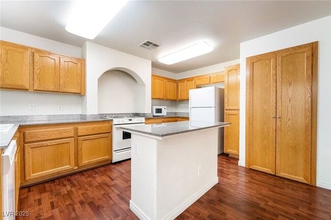 Photo - 7275 Phlox Rd