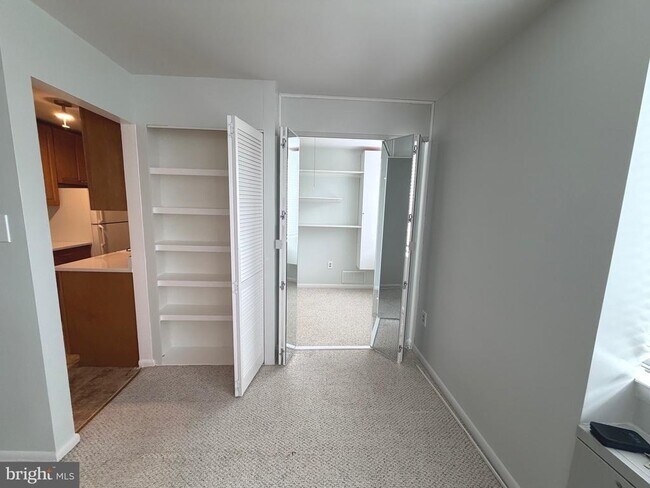 Photo - 4390 Lorcom Ln Unit 404
