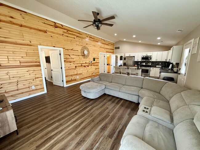 Photo - 813 Eaton Hollow Rd SW