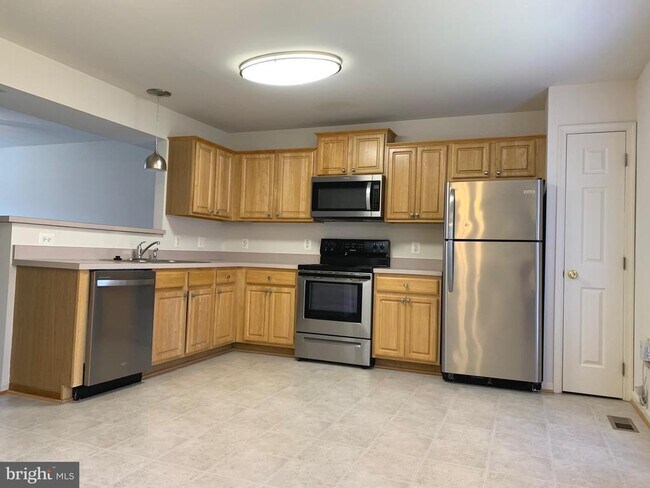 Photo - 211 Merrill Ct