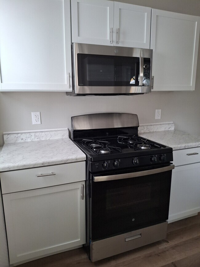 Photo - 913 E Washington St