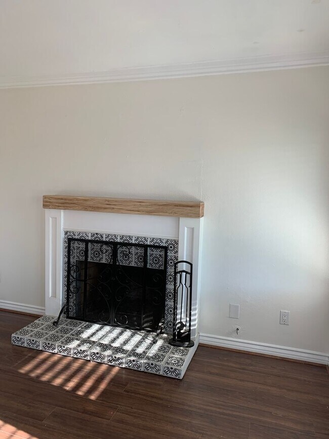 Photo - Beautiful 5 br(2 master) 3 bath house, gra...