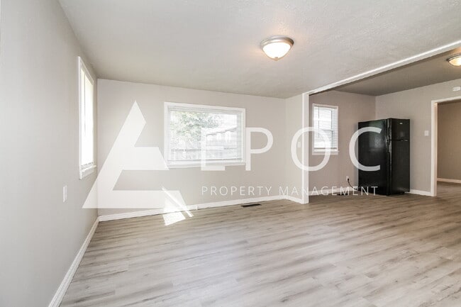 Photo - 704 Tiffin Ave