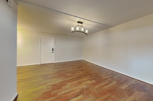 505 Westcott St Unit 102