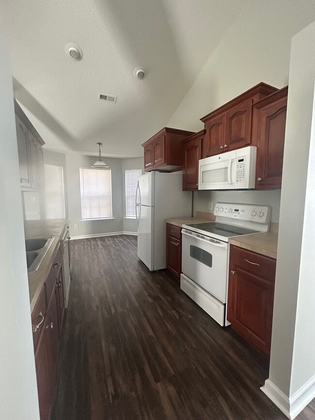 Photo - 1108 Green Fir Loop