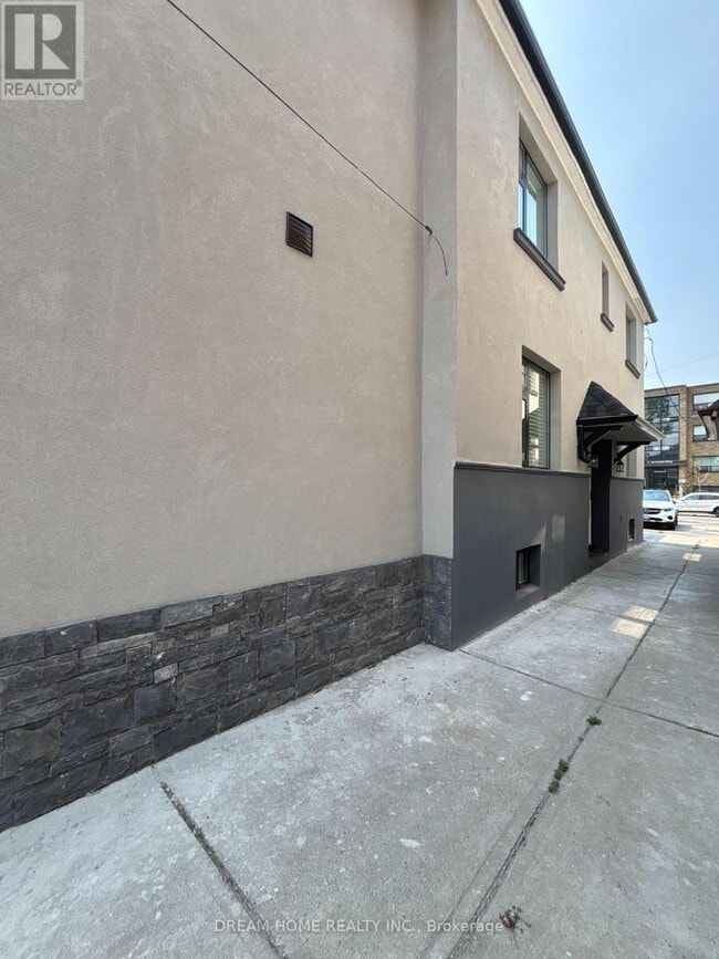 Photo - 9 Rusholme Dr