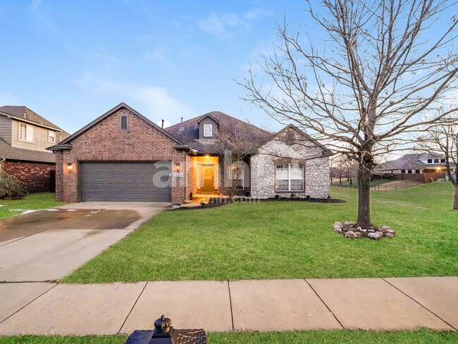 Building Photo - 14304 East 87th St N