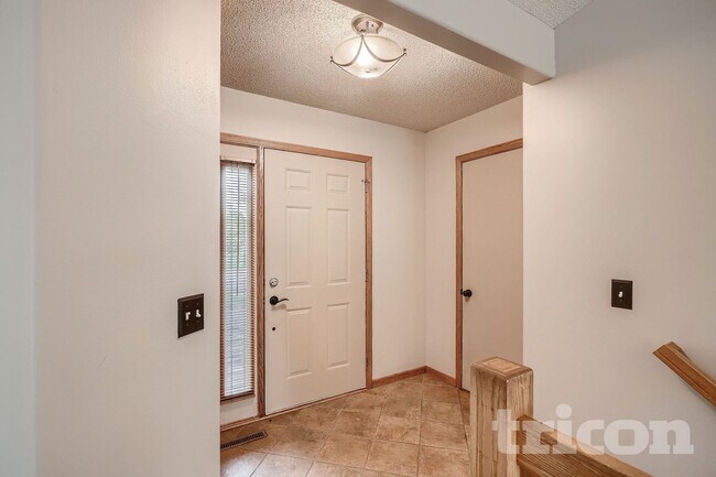 Photo - 9319 93rd St S