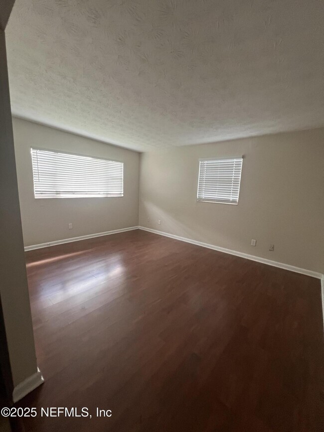 Photo - 2239 Sherrington St