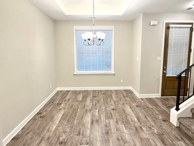 Photo - TuckerLanding5592 Unit 1