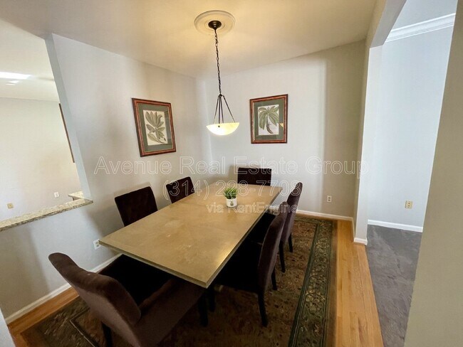 Photo - 5776 Kingsbury Pl