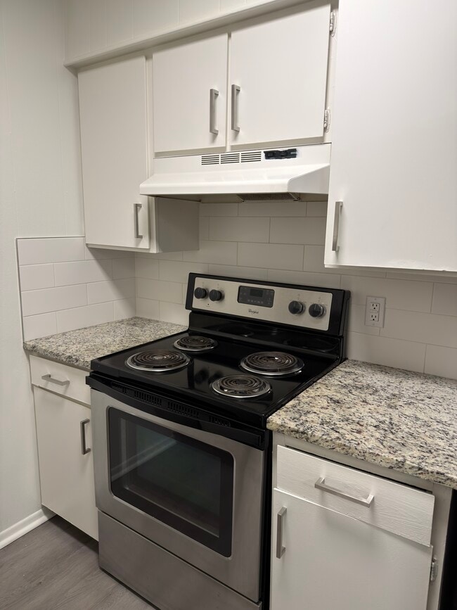 Photo - 6113 Springbrook Dr