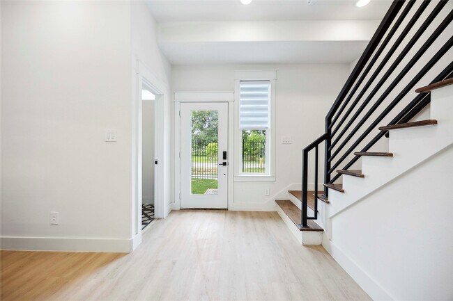 Photo - 4601 Newberry St