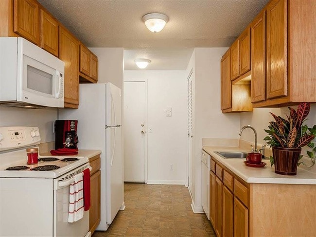 Kings Court Manor Apartment Homes