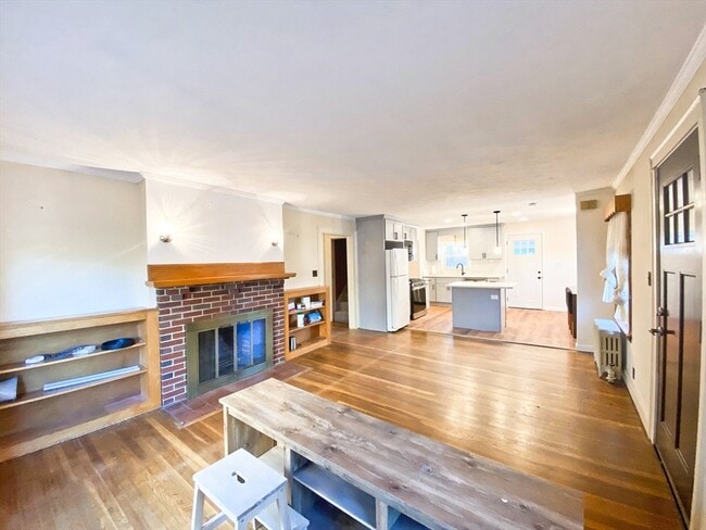 Building Photo - 143 Shore Dr