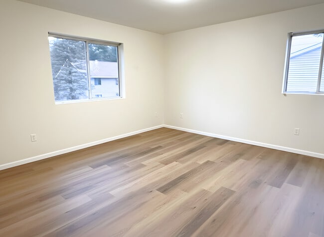 Pinebrook Corner Apartments