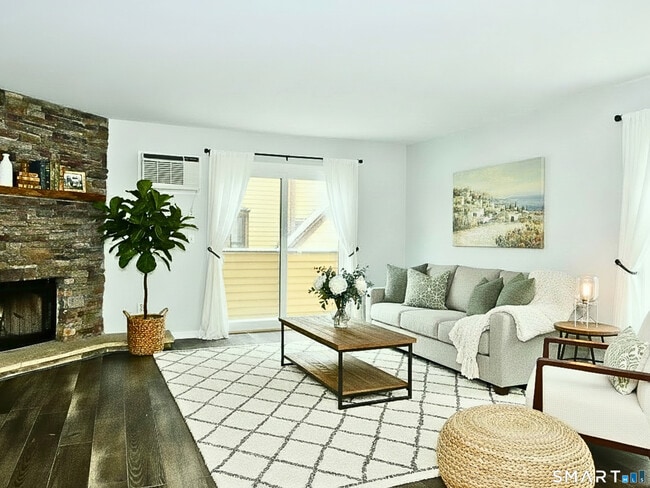 Building Photo - 8 Oakwood Ave Unit APT D6