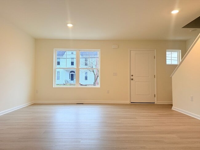 Photo - 400 N Walnut St