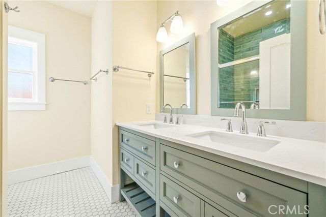 Photo - 314 E Palmyra Ave