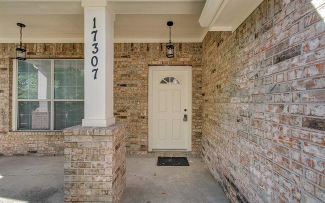 17307 Brookhollow Trace Ct
