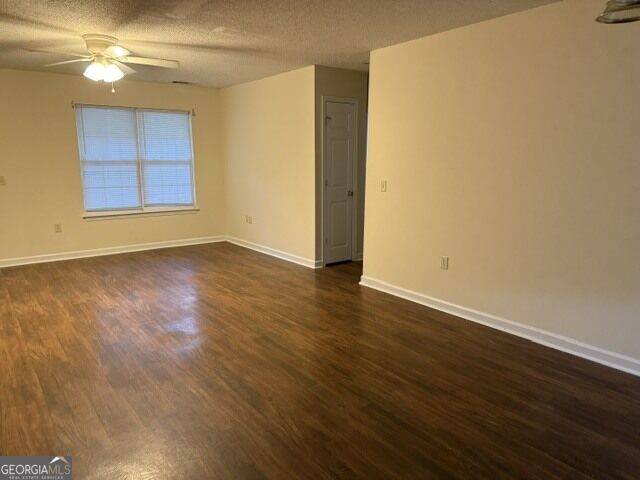 Photo - 303 Aldred Ave