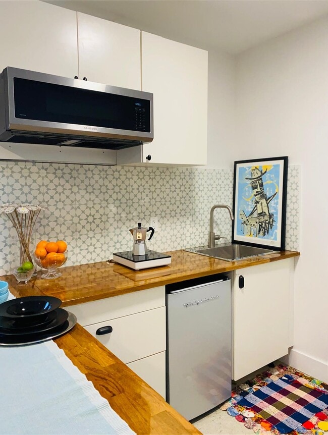 Photo - 64 NE 48th St