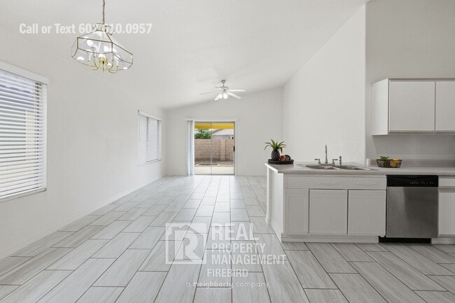 Building Photo - 8563 W Mission Ln