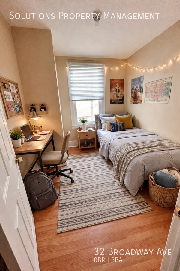 Photo - **Rooms Available Less Than 1 Block From Campus**