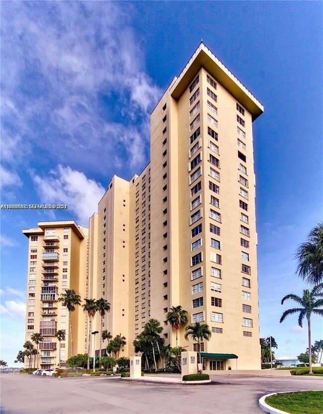 Photo - 11111 Biscayne Blvd Unit 18E