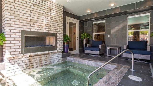 Building Photo - Twin Creeks