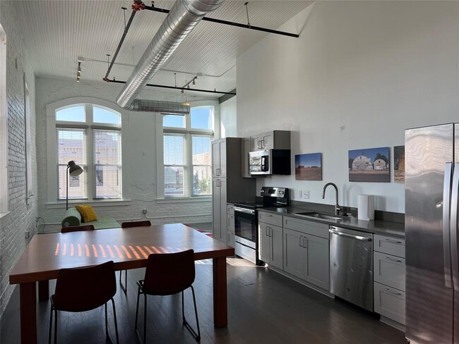 Photo - 102 E 2nd St Unit 205