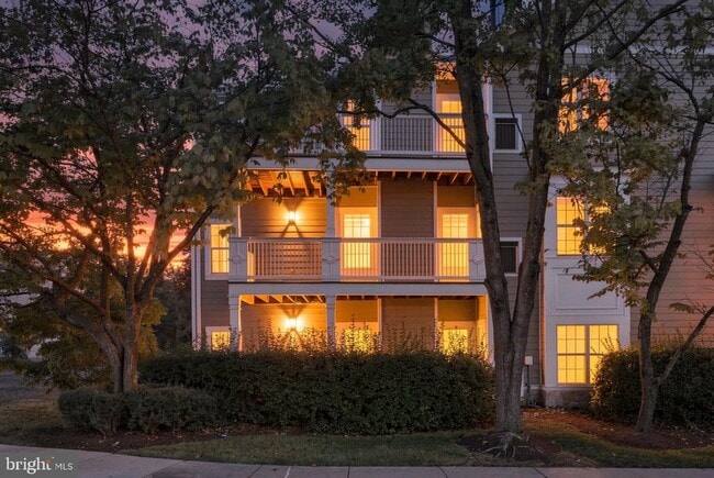 Building Photo - 1704 Lake Shore Crest Dr Unit 22