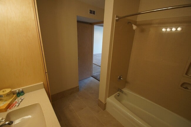 Photo - Remodeled 1BR Walk In Closet Unidad 213