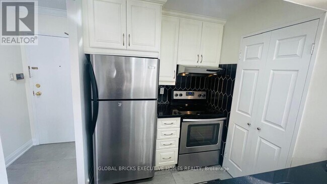 Photo - 265 Enfield Pl Unit 204