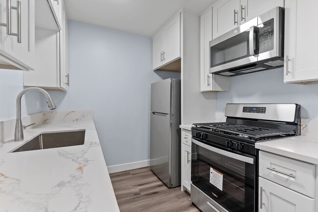 Photo - 1804 W 78th St Unidad 4