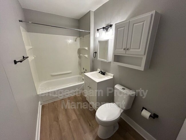 Photo - 709 Cottage Ave