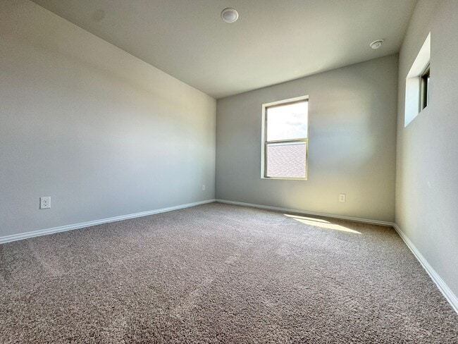 Photo - 3304 Kingdom Dr
