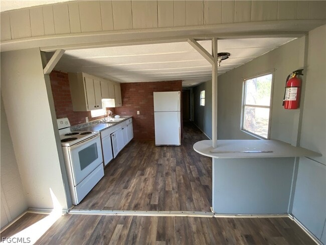 Photo - 8086 Heck Dr